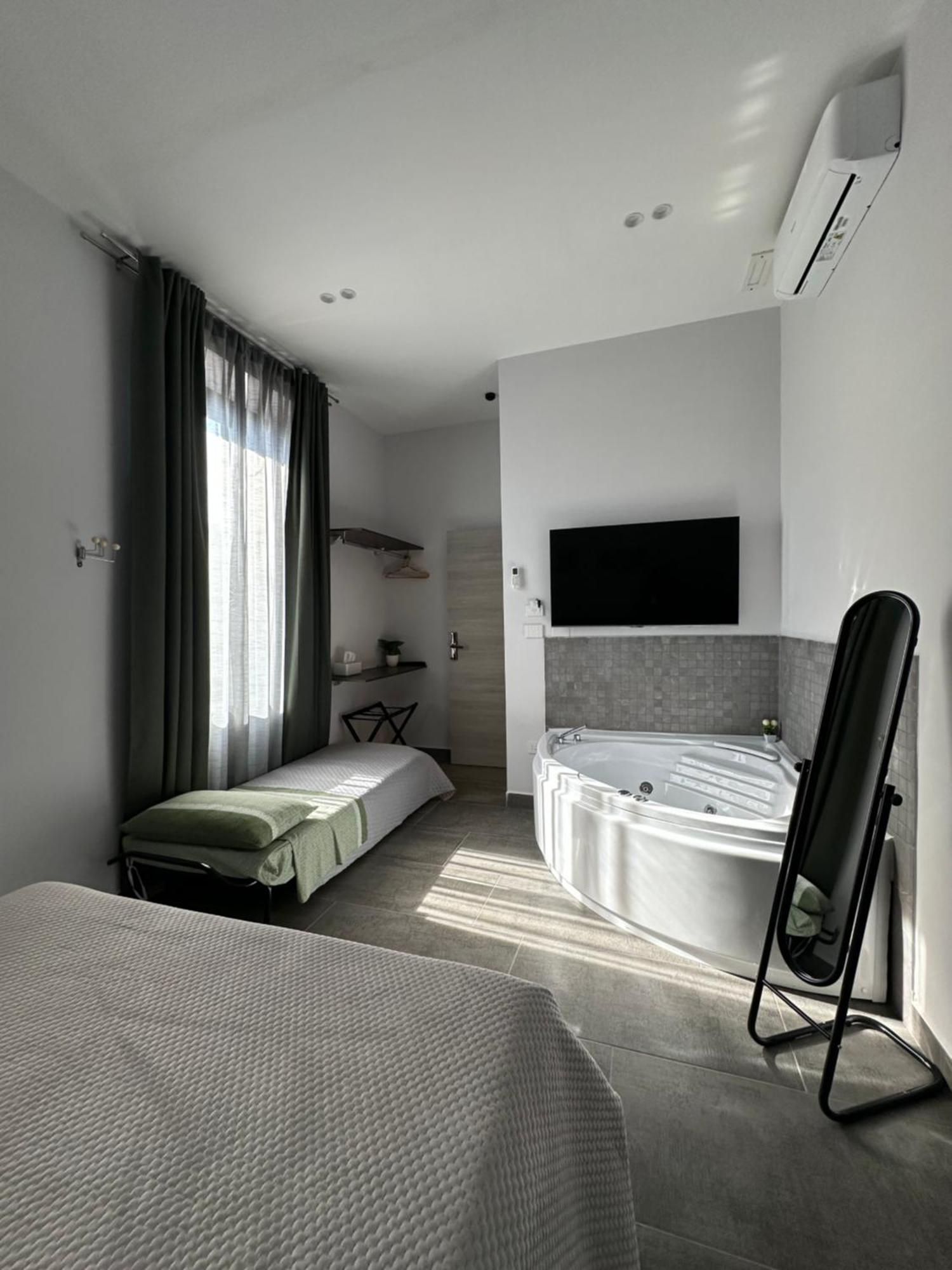 Zeta Boutique Hotel Caserta Luaran gambar